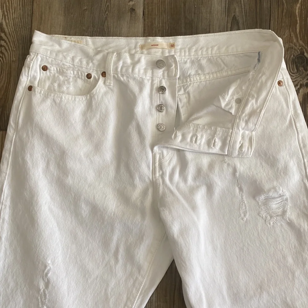 Levi's 501 Wedgie Straight Distressed White Jeans Sz 32 - Picture 3 of 14
